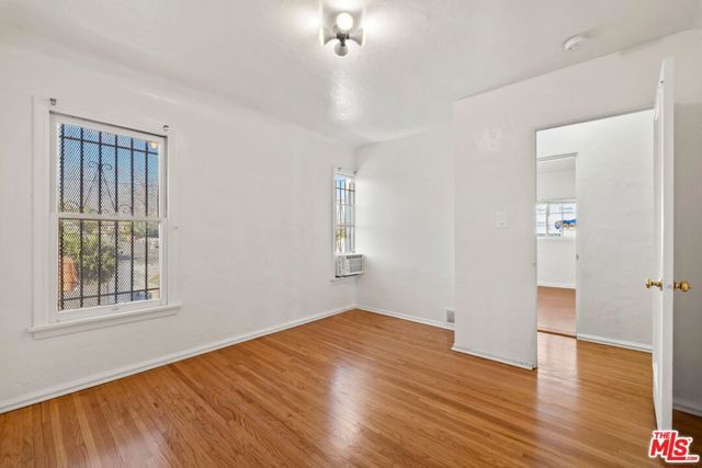 141 S Vista Street, Los Angeles, CA 90036