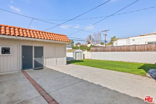 141 S Vista Street, Los Angeles, CA 90036