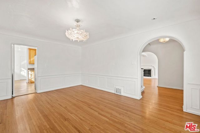 141 S Vista Street, Los Angeles, CA 90036