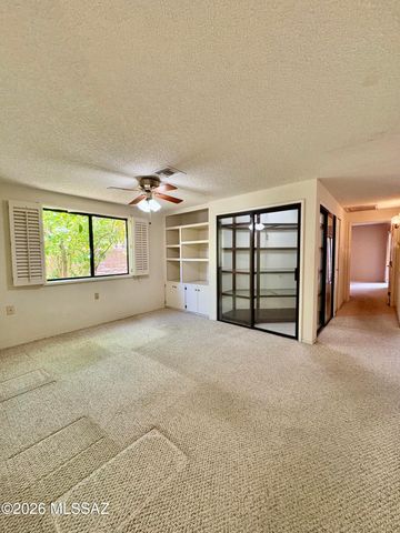 696 W Rio Altar, Green Valley, AZ 85614