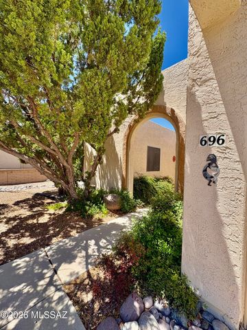 696 W Rio Altar, Green Valley, AZ 85614