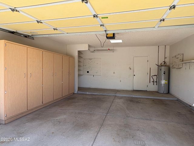 696 W Rio Altar, Green Valley, AZ 85614