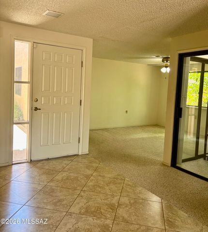 696 W Rio Altar, Green Valley, AZ 85614