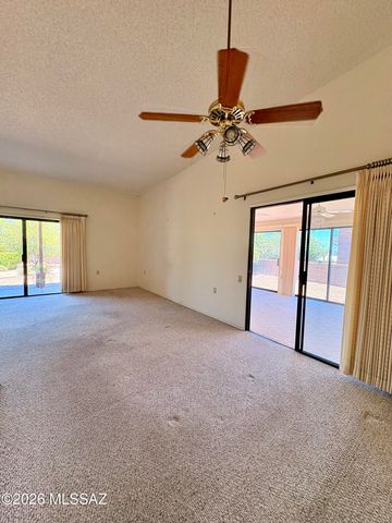 696 W Rio Altar, Green Valley, AZ 85614