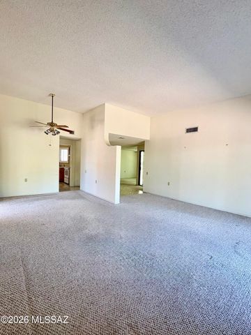 696 W Rio Altar, Green Valley, AZ 85614