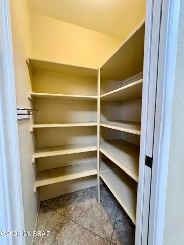 696 W Rio Altar, Green Valley, AZ 85614