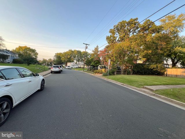 126 SCOTT DR, Manassas Park, VA 20111