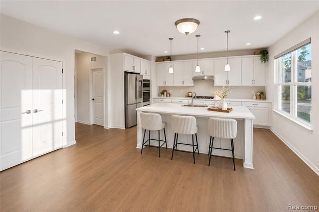 640 Allegheny Drive, South Lyon, MI 48178