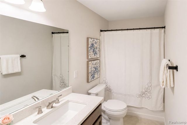640 Allegheny Drive, South Lyon, MI 48178