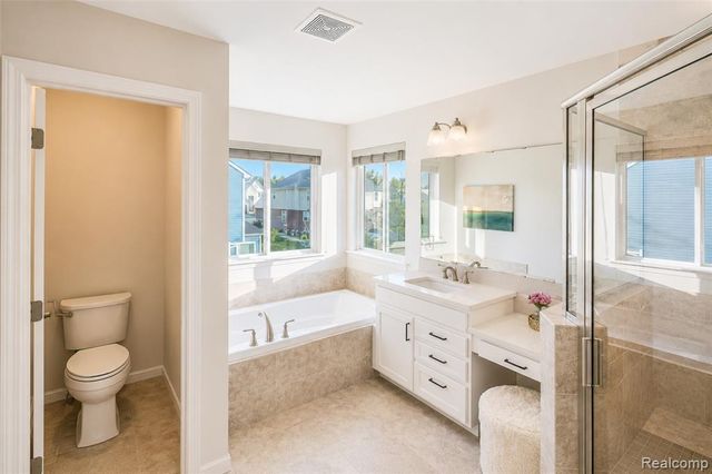 640 Allegheny Drive, South Lyon, MI 48178