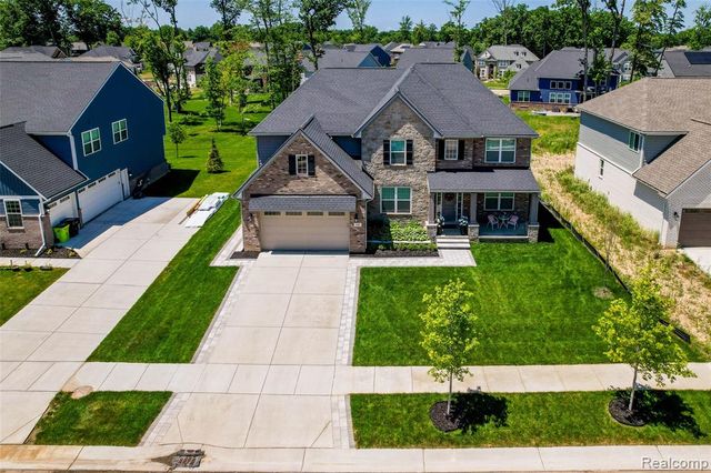 640 Allegheny Drive, South Lyon, MI 48178