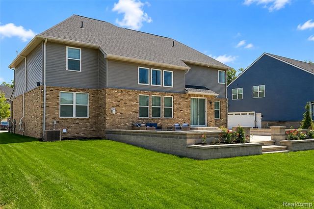 640 Allegheny Drive, South Lyon, MI 48178