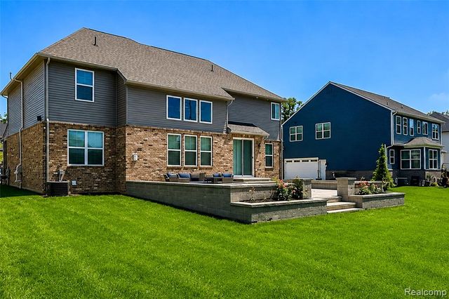 640 Allegheny Drive, South Lyon, MI 48178