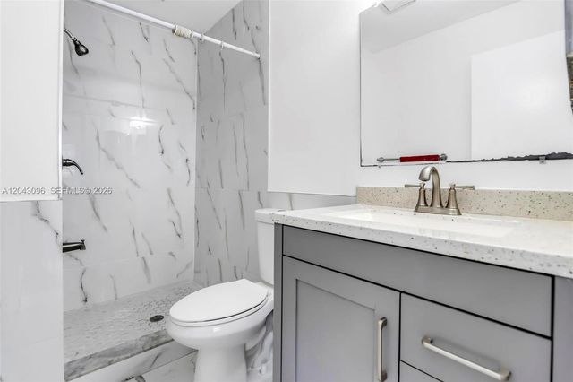 22 Canterbury Ln 22, Tamarac, FL 33319
