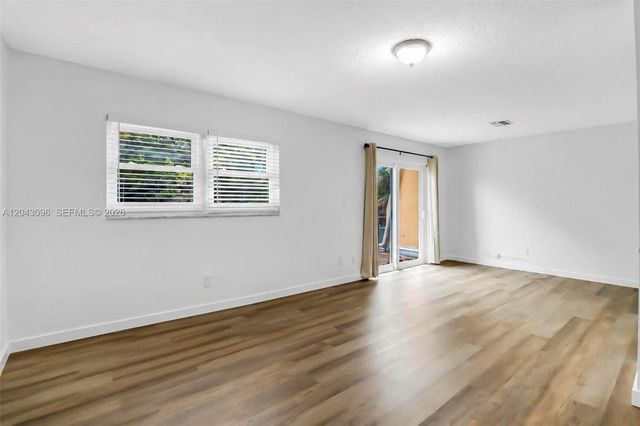 22 Canterbury Ln 22, Tamarac, FL 33319