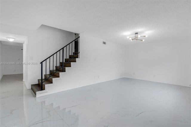 22 Canterbury Ln 22, Tamarac, FL 33319