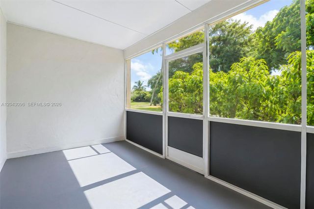 22 Canterbury Ln 22, Tamarac, FL 33319