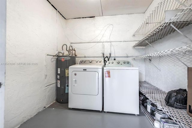 22 Canterbury Ln 22, Tamarac, FL 33319