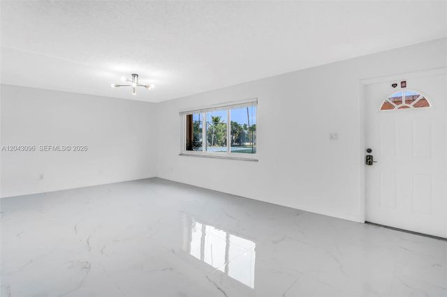 22 Canterbury Ln 22, Tamarac, FL 33319