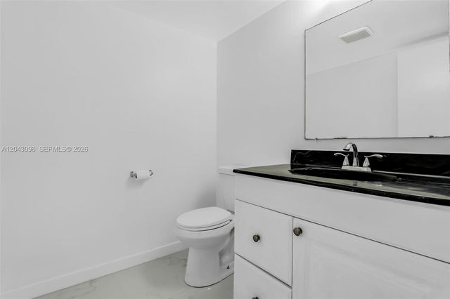 22 Canterbury Ln 22, Tamarac, FL 33319