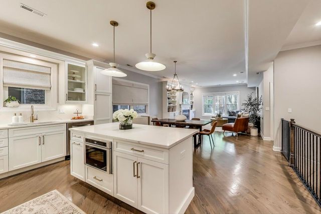 1533 N Cleveland Avenue 1S, Chicago, IL 60610