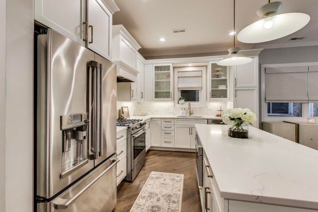 1533 N Cleveland Avenue 1S, Chicago, IL 60610