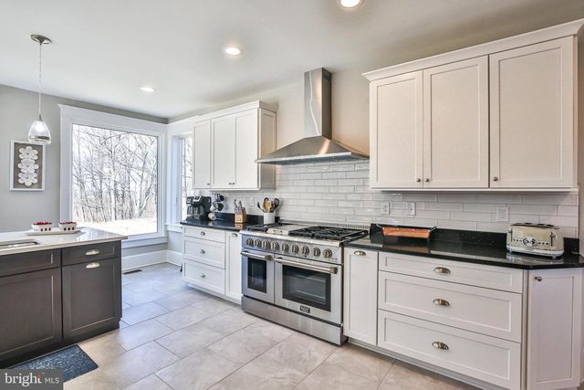 17345 RAVEN ROCKS RD, Bluemont, VA 20135