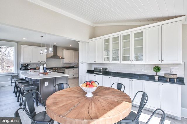 17345 RAVEN ROCKS RD, Bluemont, VA 20135