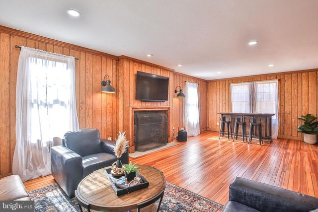 17345 RAVEN ROCKS RD, Bluemont, VA 20135