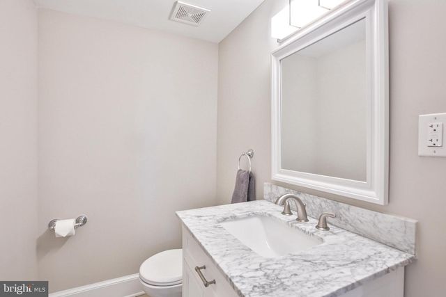 17345 RAVEN ROCKS RD, Bluemont, VA 20135
