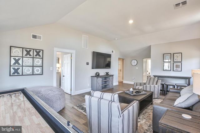 17345 RAVEN ROCKS RD, Bluemont, VA 20135