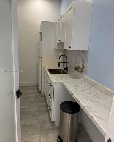 9447 SW 56th St 9447-49, Miami, FL 33165