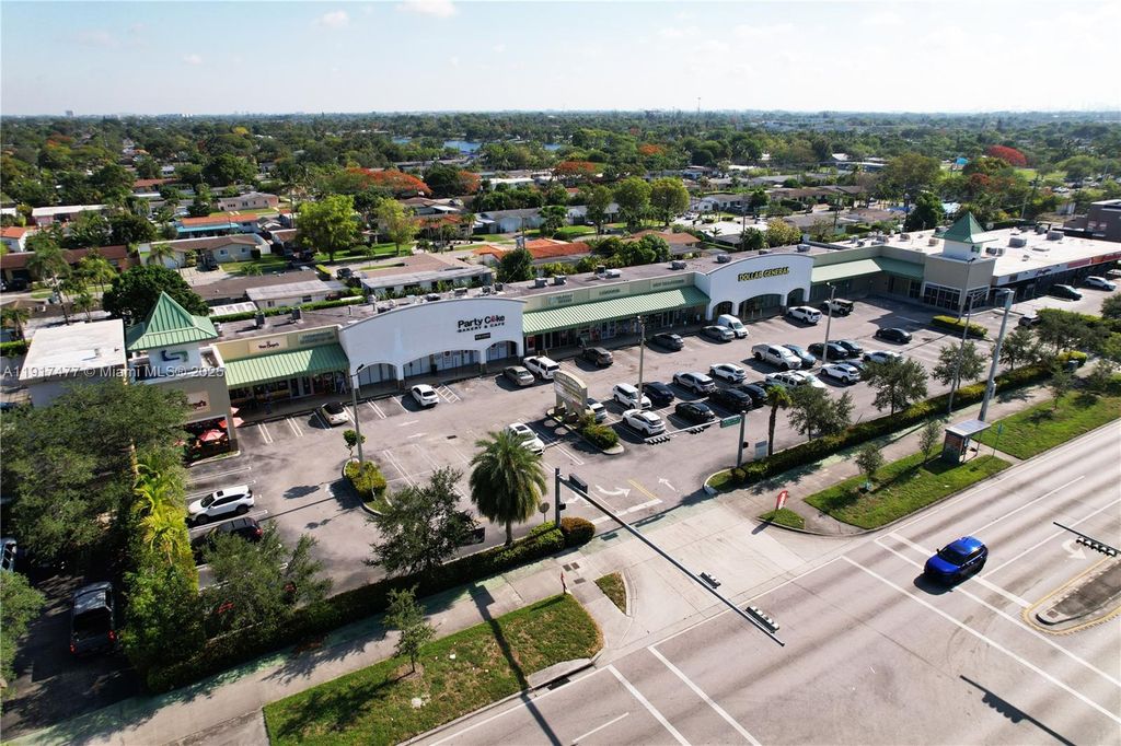 9447 SW 56th St 9447-49, Miami, FL 33165