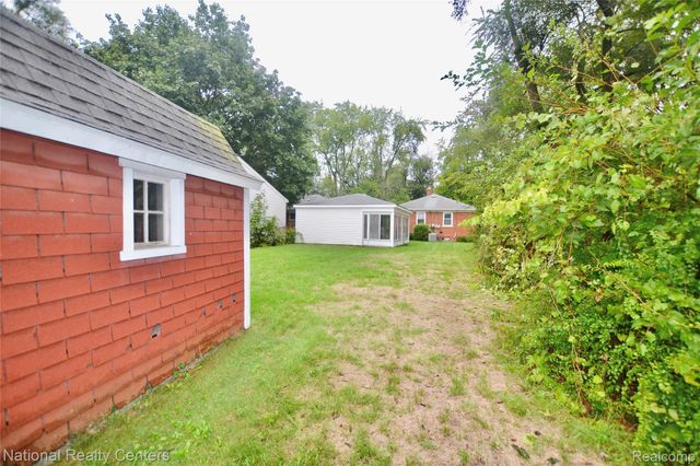 16566 Centralia Drive, Redford Charter Township, MI 48240