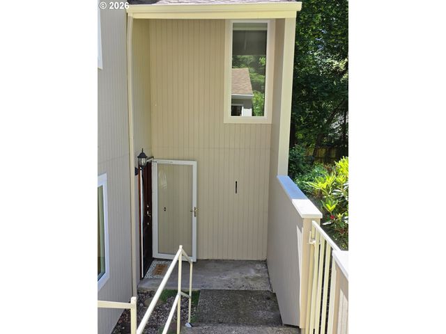 2562 BRITTANIA Pl, Eugene, OR 97405