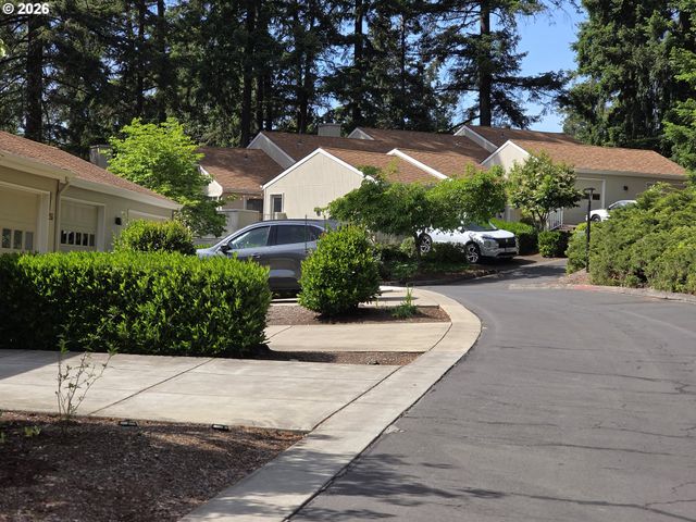 2562 BRITTANIA Pl, Eugene, OR 97405