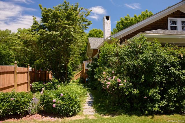 75 Brookside Road, New Paltz, NY 12561