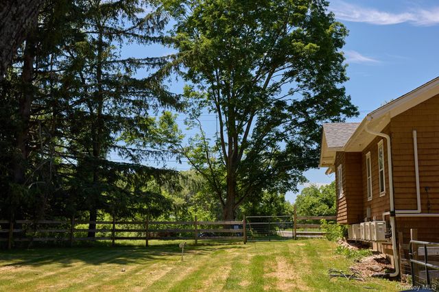 75 Brookside Road, New Paltz, NY 12561