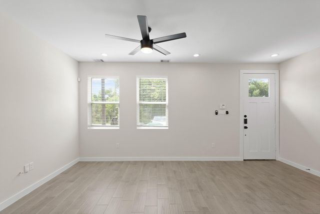 5544 Shreveport Boulevard B, Houston, TX 77028