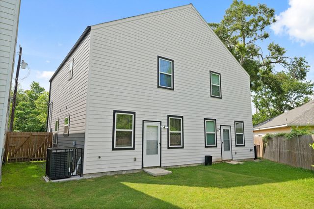 5544 Shreveport Boulevard B, Houston, TX 77028