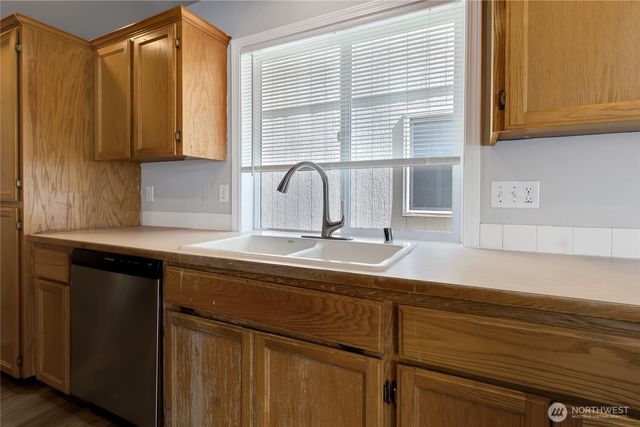 6814 131st Street Ct E, Puyallup, WA 98373