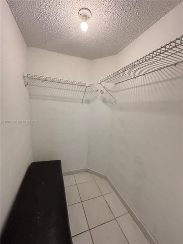 13701 Kendale Lakes Cir B-403, Miami, FL 33183