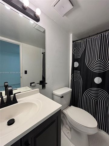 13701 Kendale Lakes Cir B-403, Miami, FL 33183