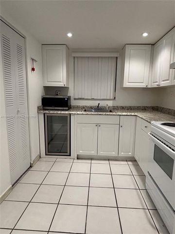 13701 Kendale Lakes Cir B-403, Miami, FL 33183