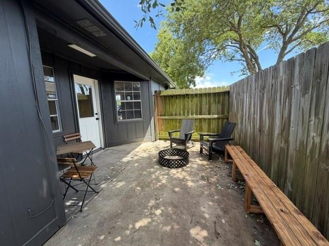 2613 7th Avenue N, Texas City, TX 77590
