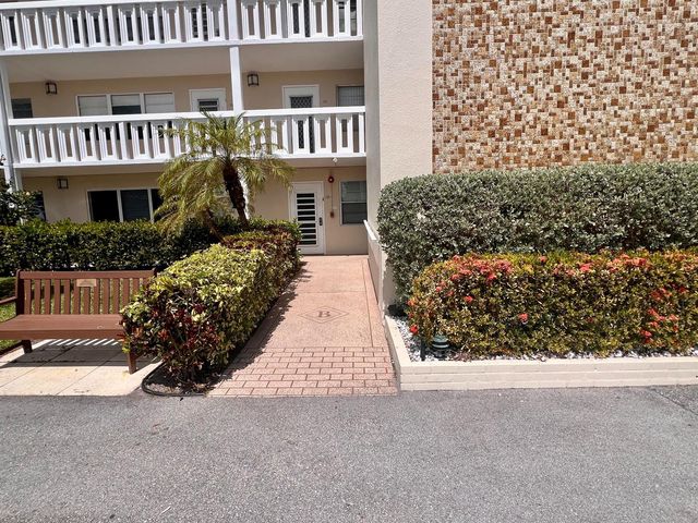 432 Grantham B, Deerfield Beach, FL 33442