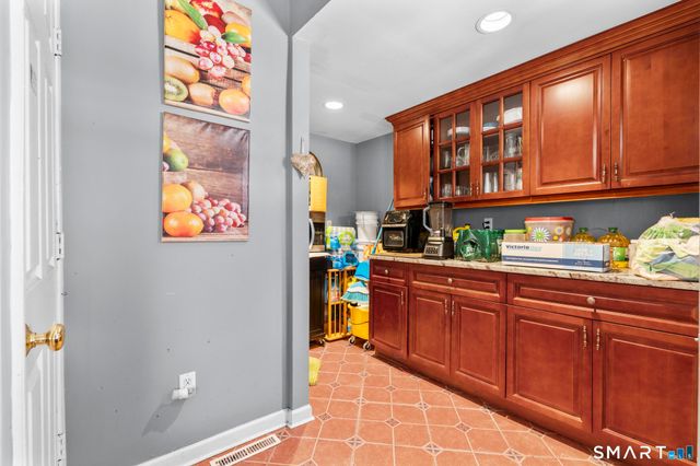 21 Mathews Street, Milford, CT 06460