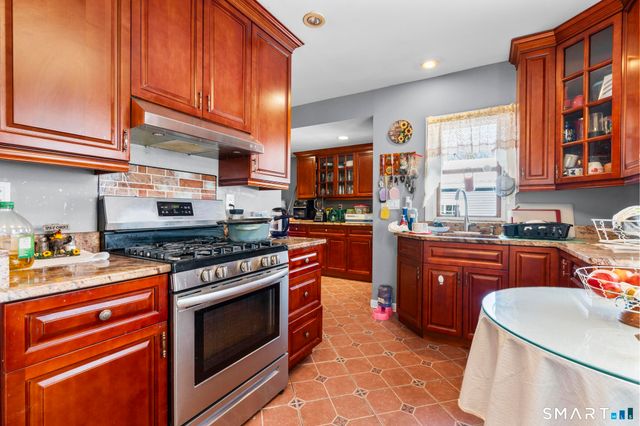 21 Mathews Street, Milford, CT 06460