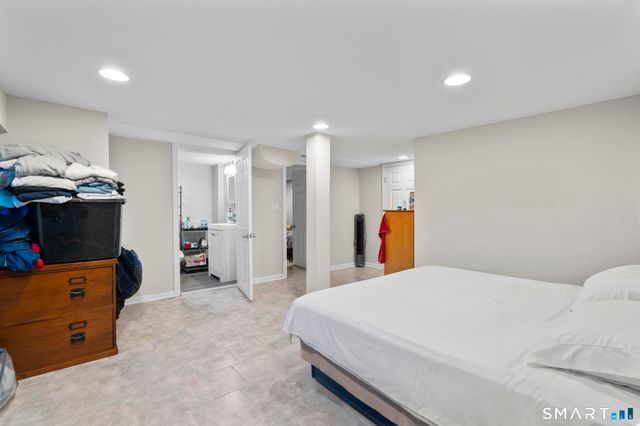 21 Mathews Street, Milford, CT 06460