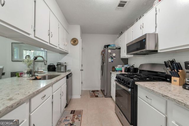 2000 Wendover Drive, Snellville, GA 30078